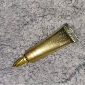 Urban Decay eyeshadow primer